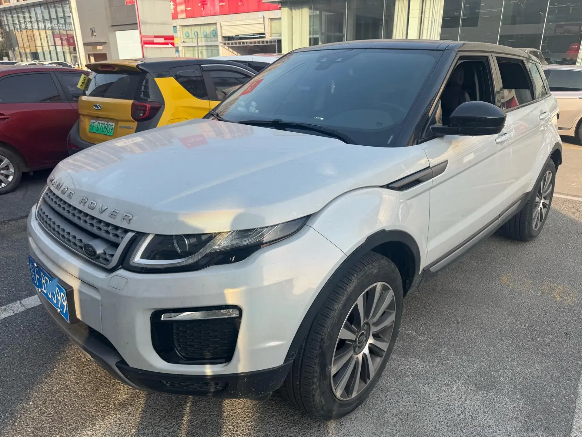 2018 LAND ROVER view 1