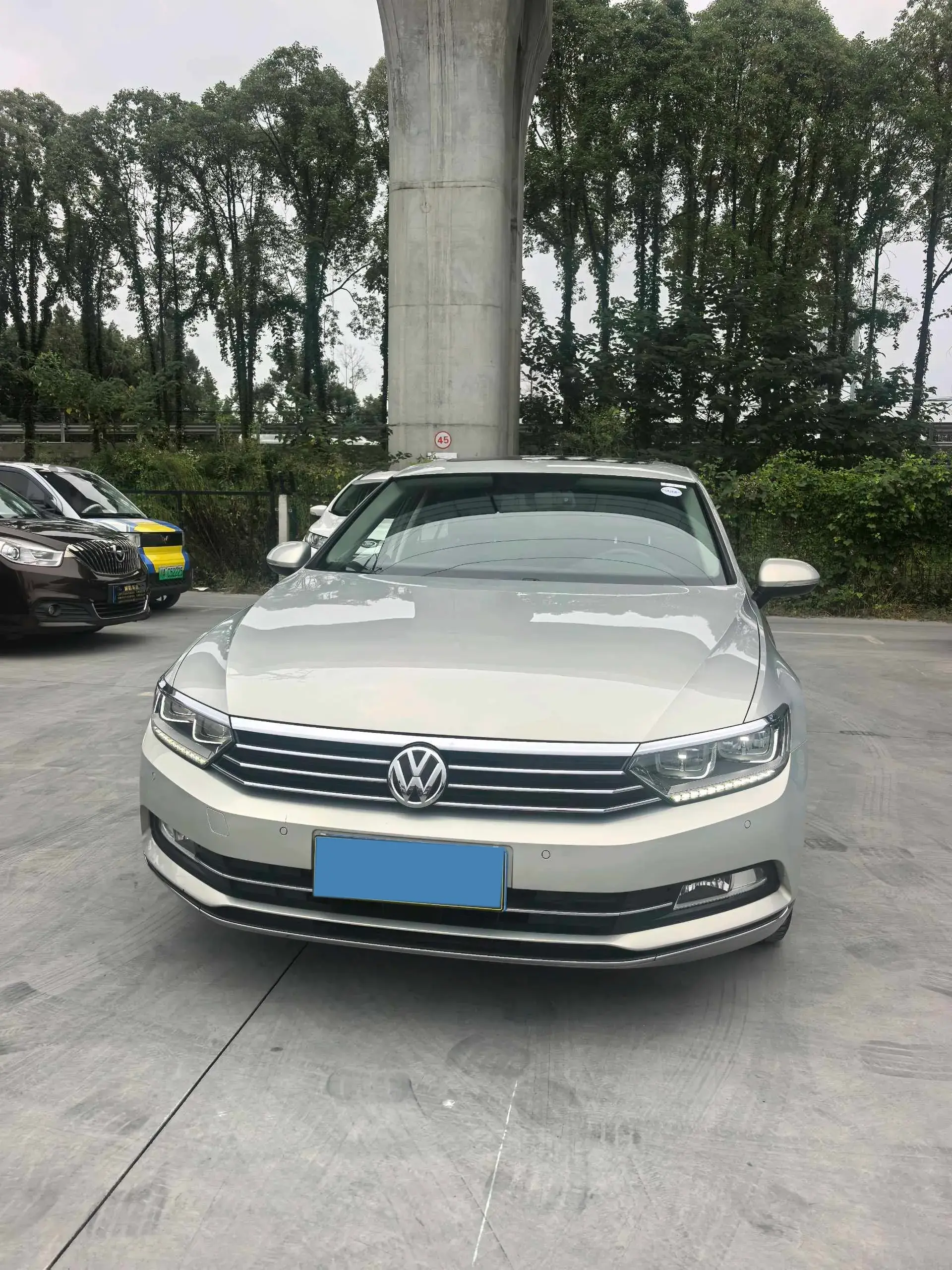 2019 VOLKSWAGEN MAGOTAN thumbnail 2