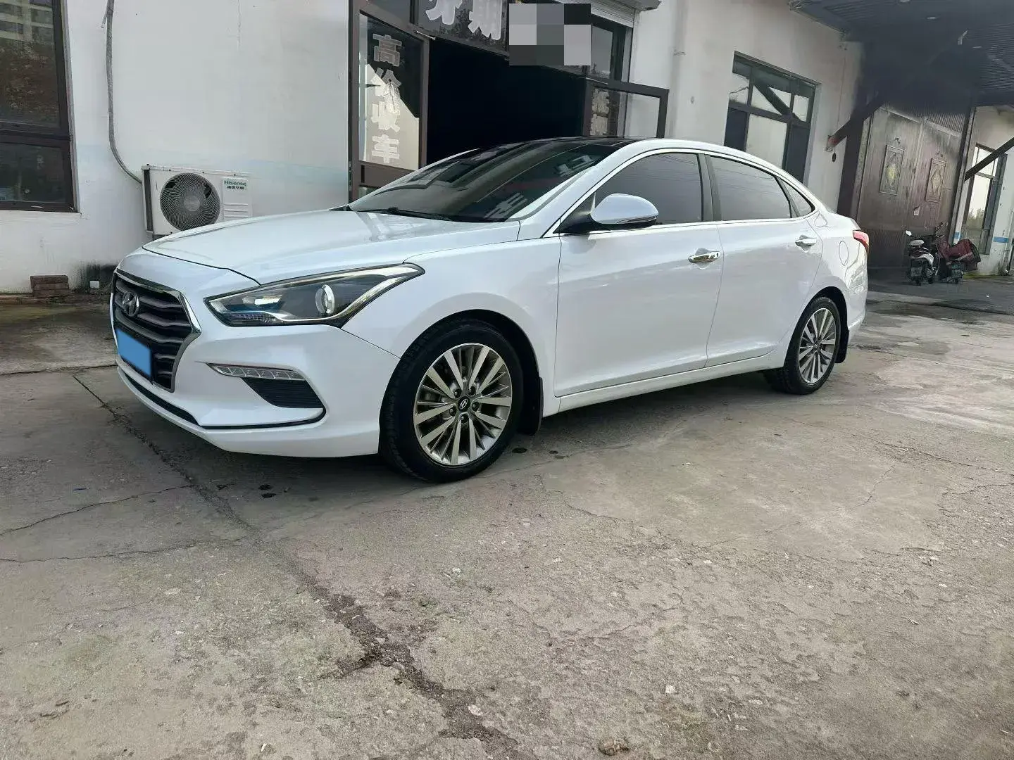 2017 HYUNDAI MISTRA view 1