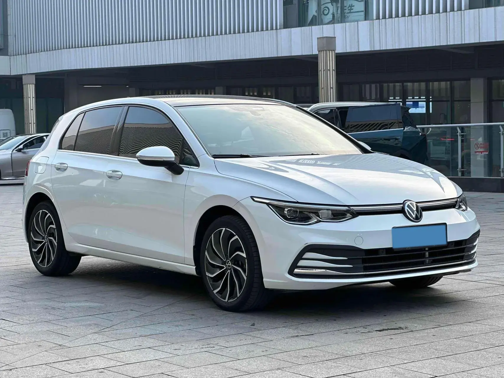2021 VOLKSWAGEN GOLF thumbnail 2