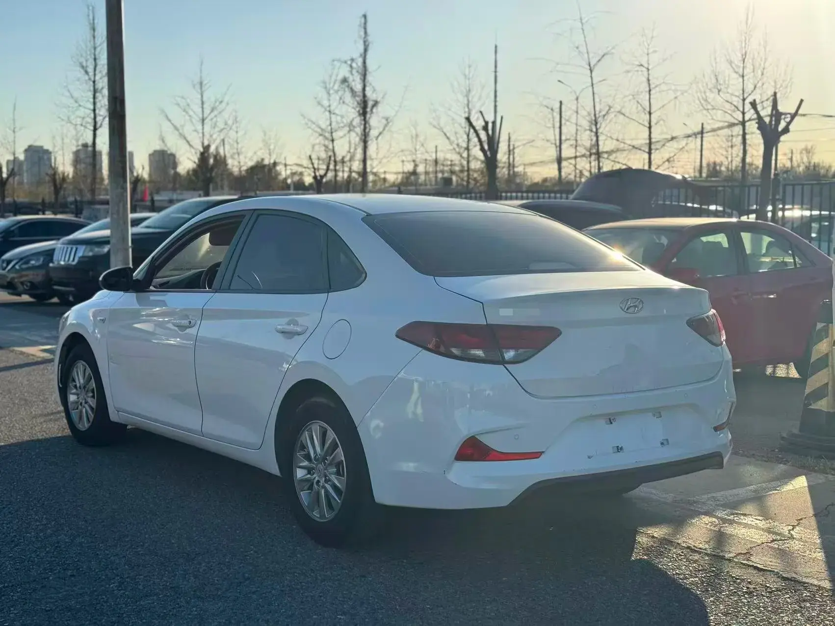 2020 HYUNDAI CELESTA thumbnail 3