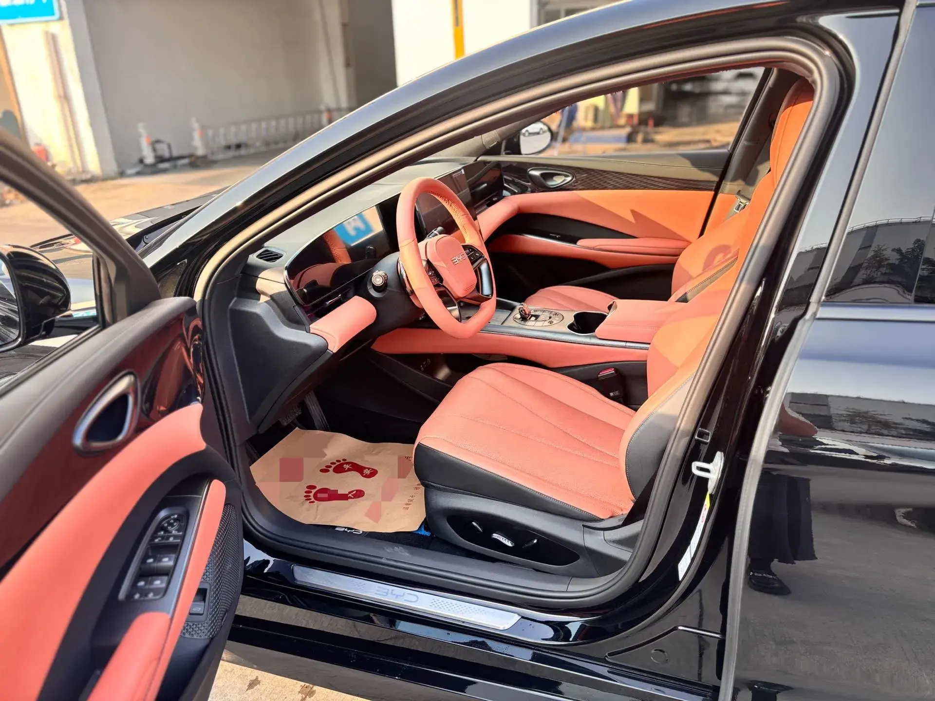 2025 BYD SEAL thumbnail 4