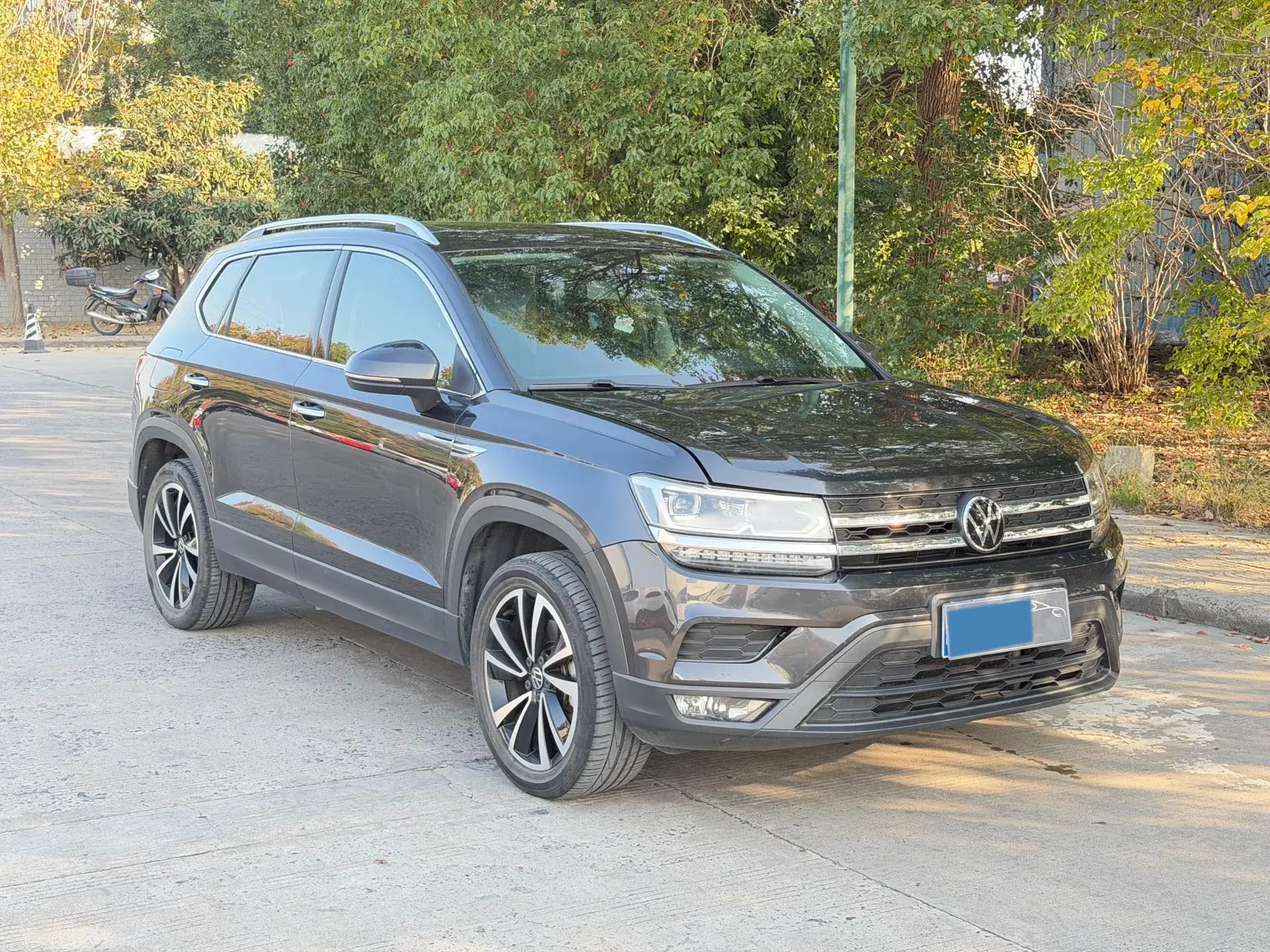 2021 VOLKSWAGEN THARU thumbnail 3