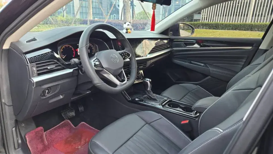 2022 VOLKSWAGEN PASSAT thumbnail 4