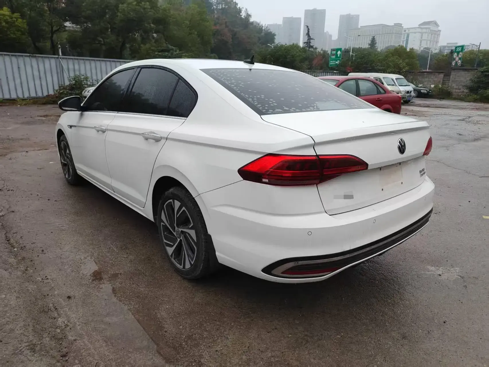 2023 VOLKSWAGEN BORA thumbnail 3