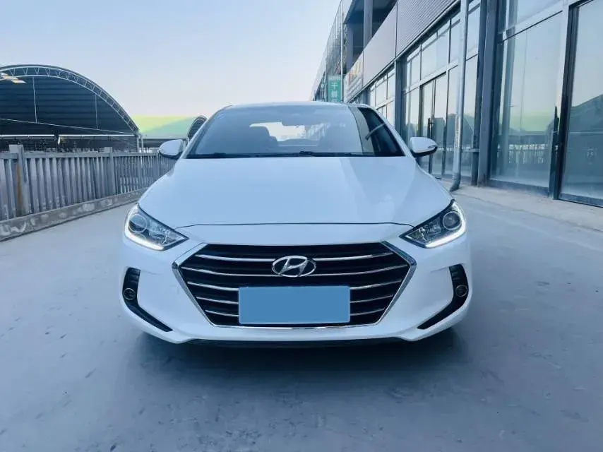 2016 HYUNDAI ELANTRA thumbnail 2