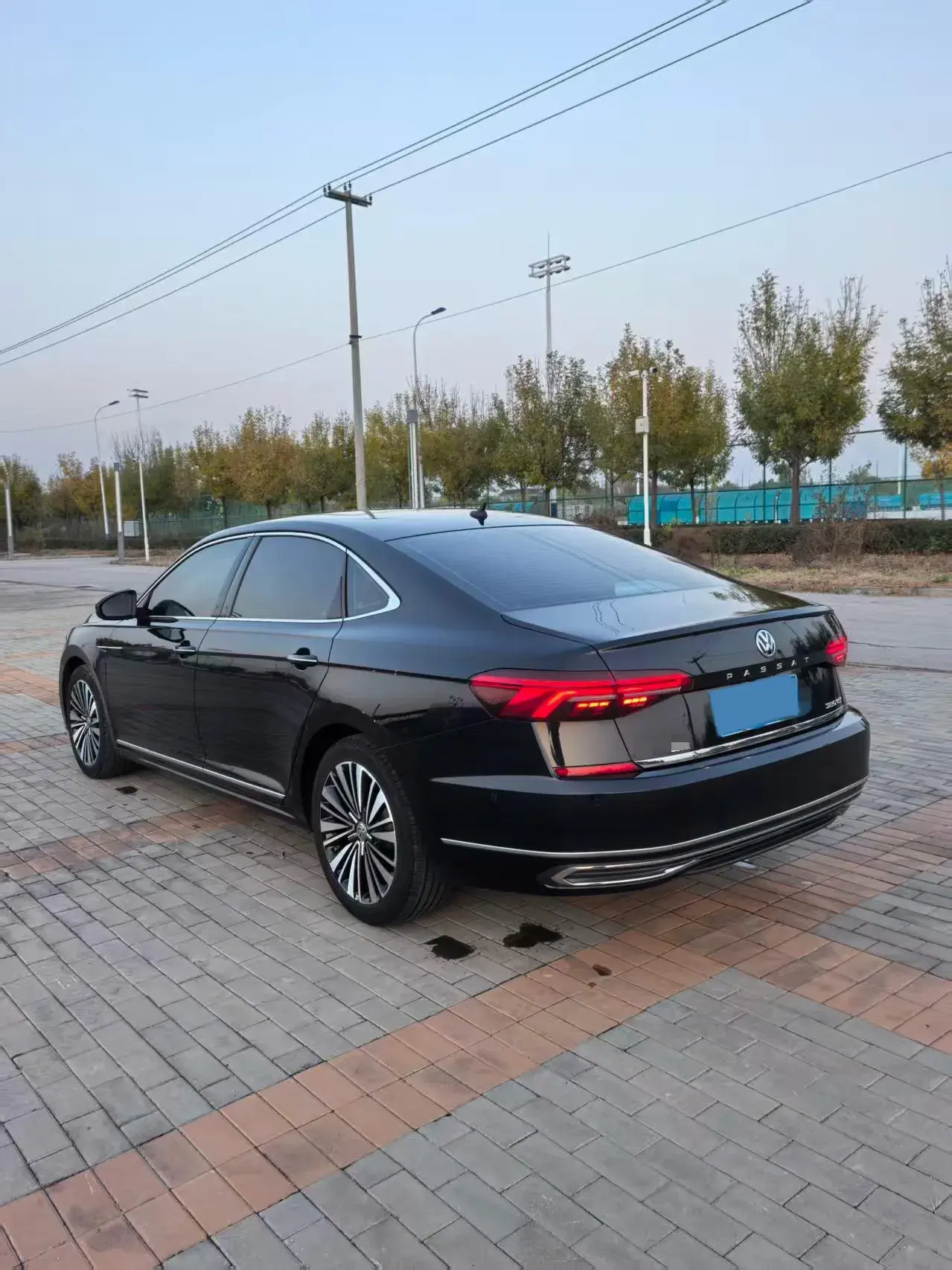 2019 VOLKSWAGEN PASSAT thumbnail 4