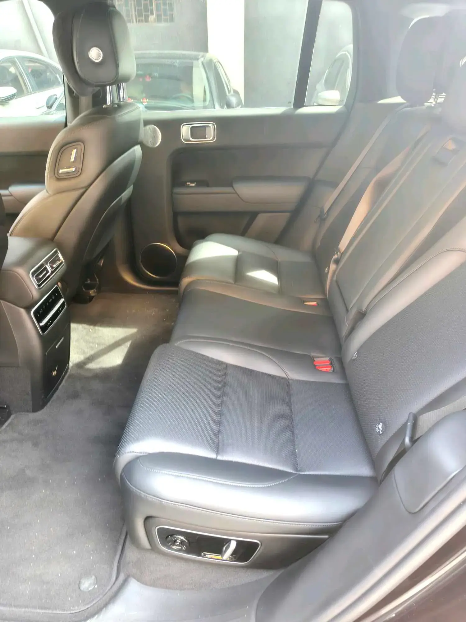 2023 LI L7 thumbnail 4