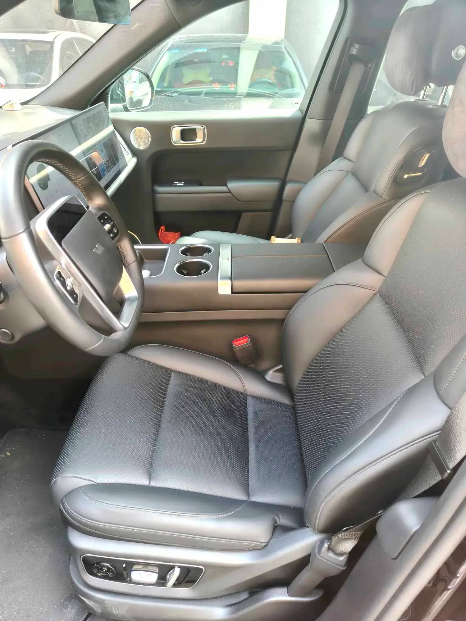 2023 LI L7 thumbnail 3