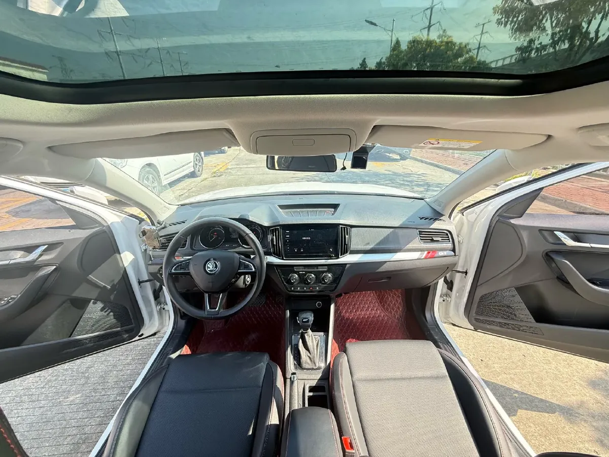 2021 Skoda Kamiq 1.5L 112HP L4 6AT,autocango,china used car exporter,china ev exporter,chinese used car exporter,chinese used ev exporter