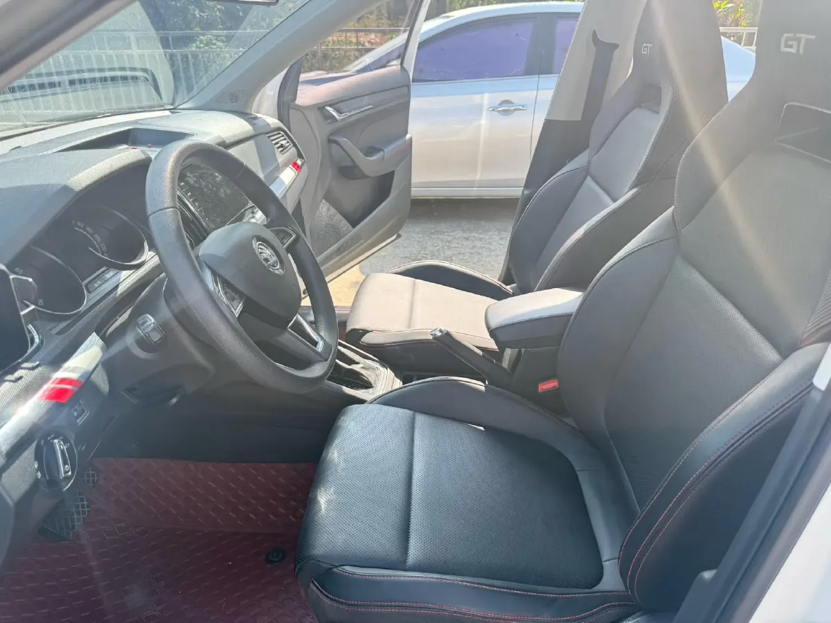 2021 Skoda Kamiq 1.5L 112HP L4 6AT,autocango,china used car exporter,china ev exporter,chinese used car exporter,chinese used ev exporter