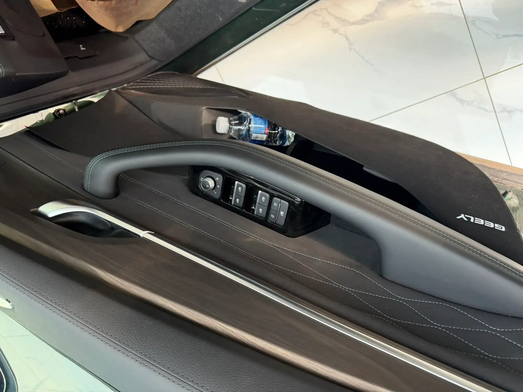 2025 GEELY MONJARO thumbnail 3