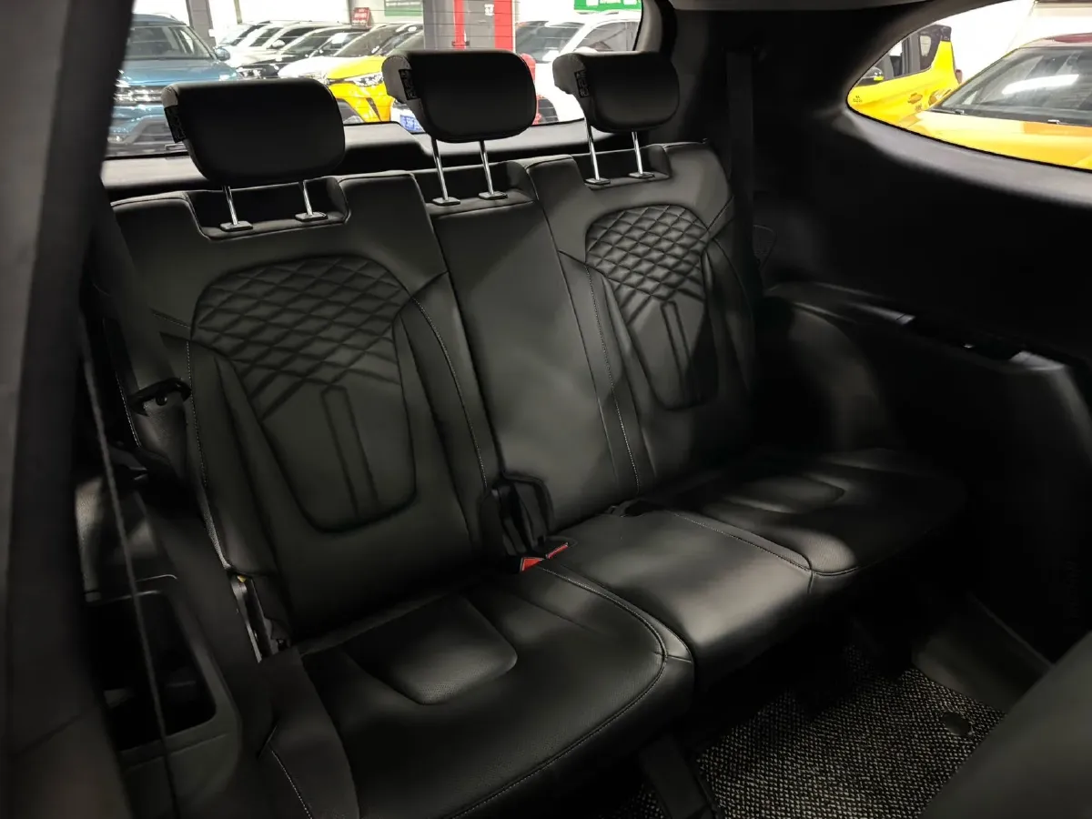 2021 Hyundai Custo 2.0T 236HP L4 8AT,autocango,china used car exporter,china ev exporter,chinese used car exporter,chinese used ev exporter