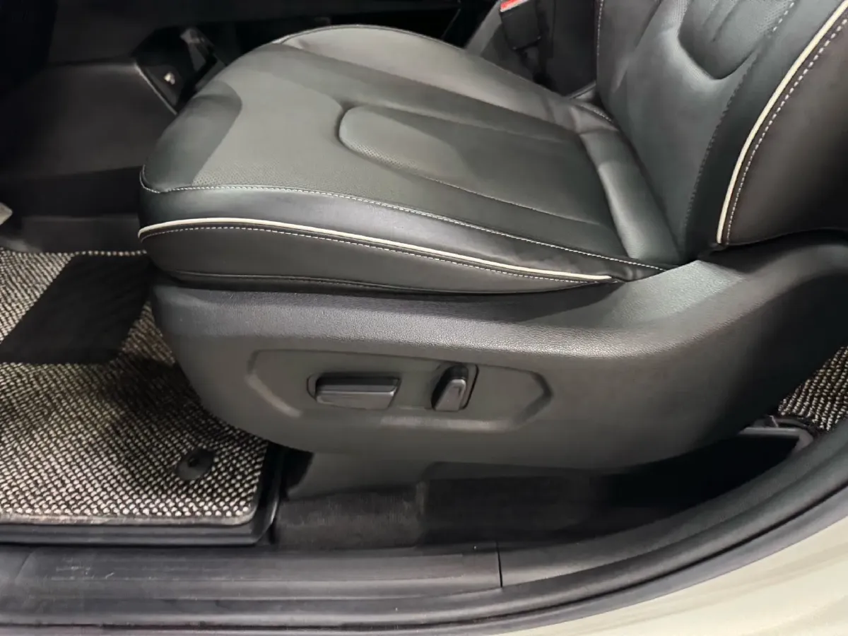 2021 Hyundai Custo 2.0T 236HP L4 8AT,autocango,china used car exporter,china ev exporter,chinese used car exporter,chinese used ev exporter