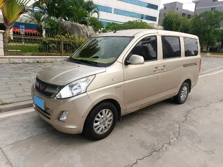 2016 WuLing RongGuang V 1.2L 88HP L4 5MT