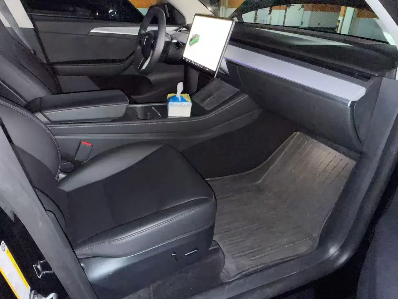 2023 TESLA MODEL thumbnail 4