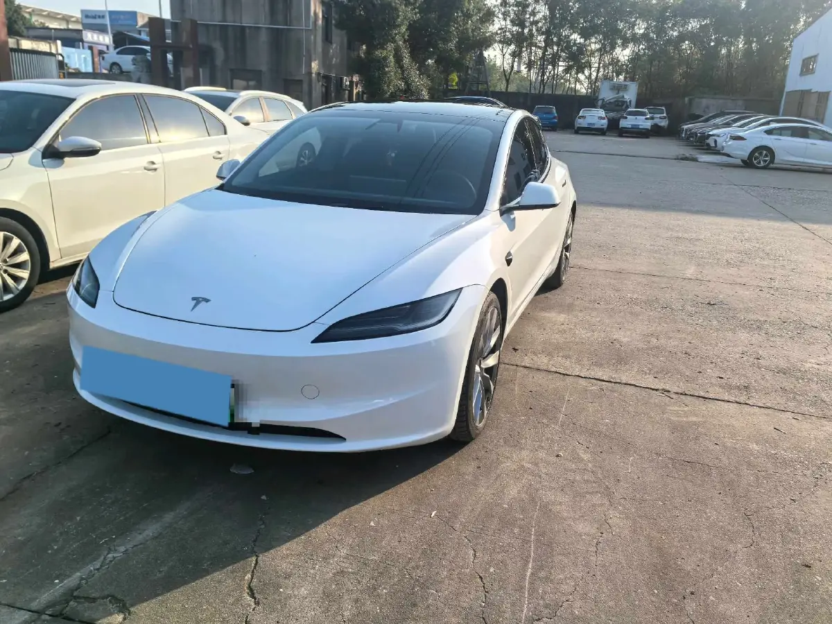 2023 Tesla Model 3 BEV 60KWH