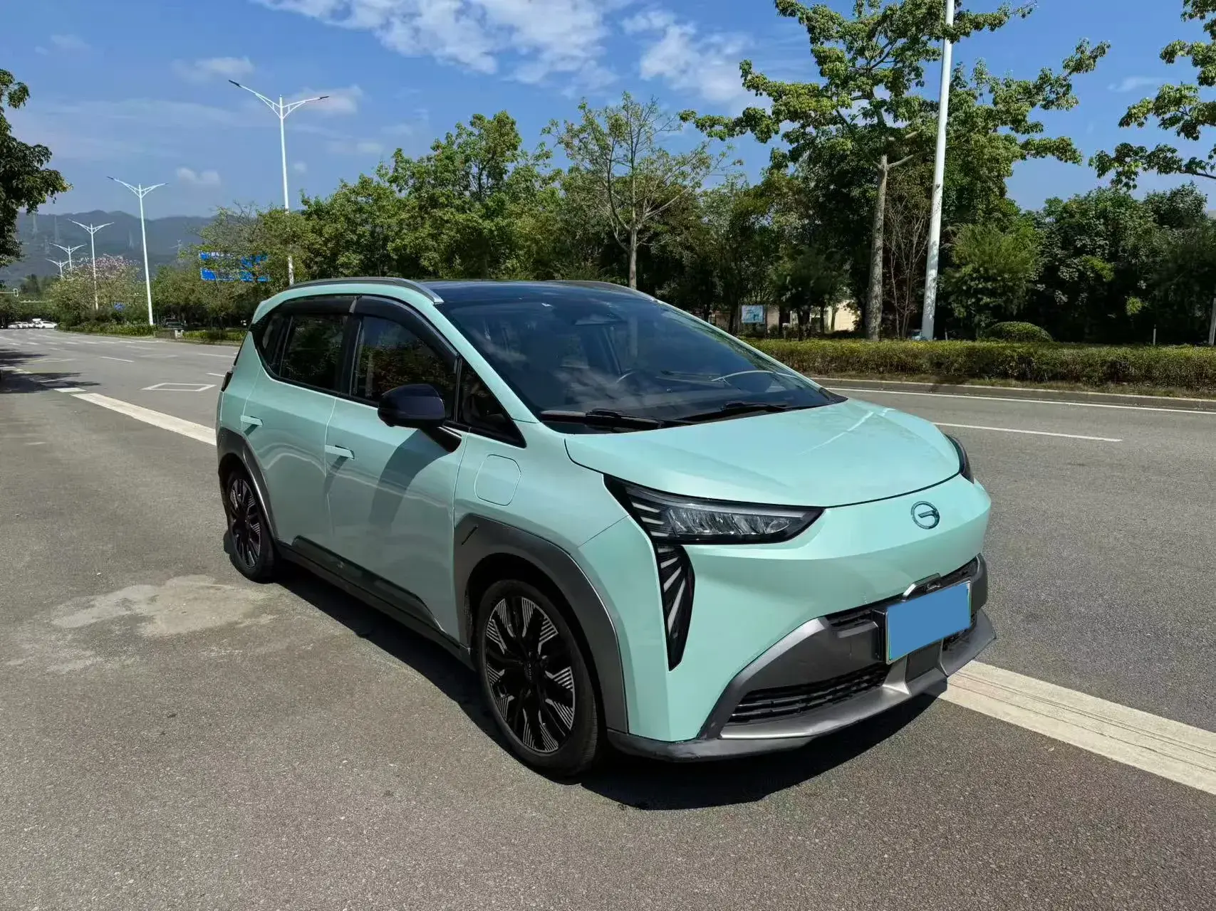 2022 AION Y thumbnail 3