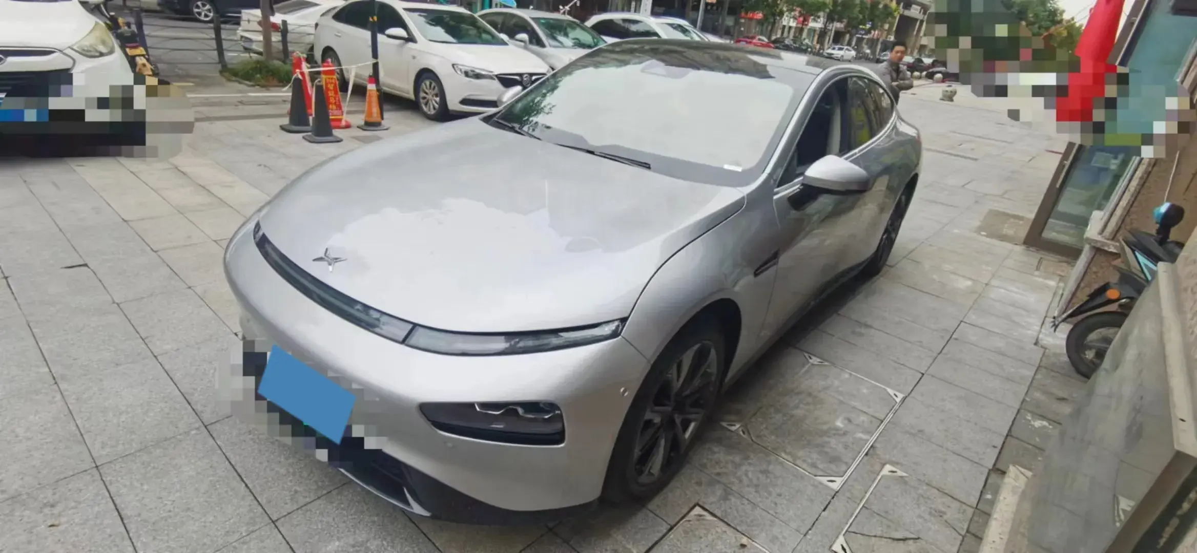 2022 XPENG P7 view 1