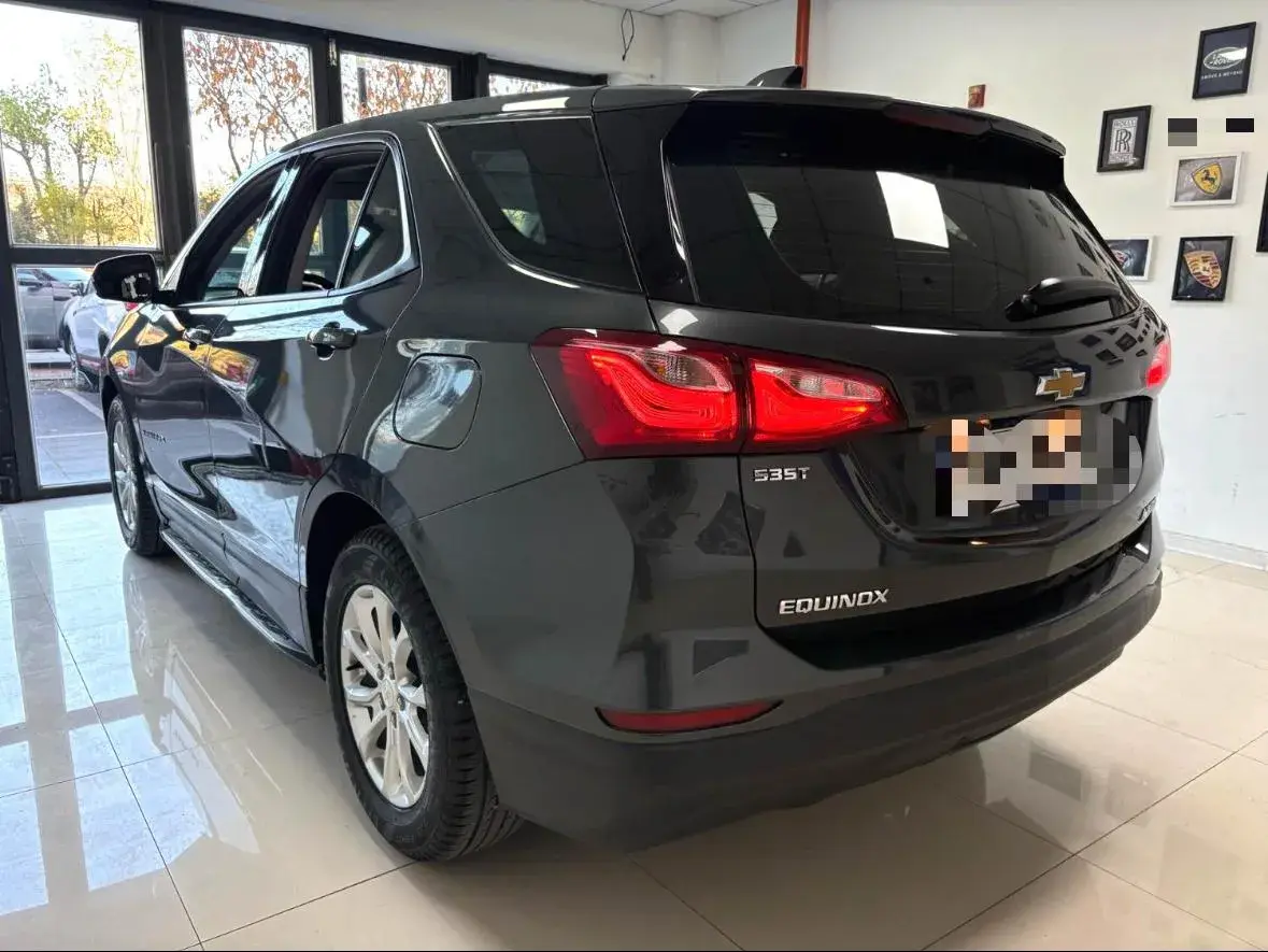 2018 CHEVROLET EQUINOX thumbnail 4