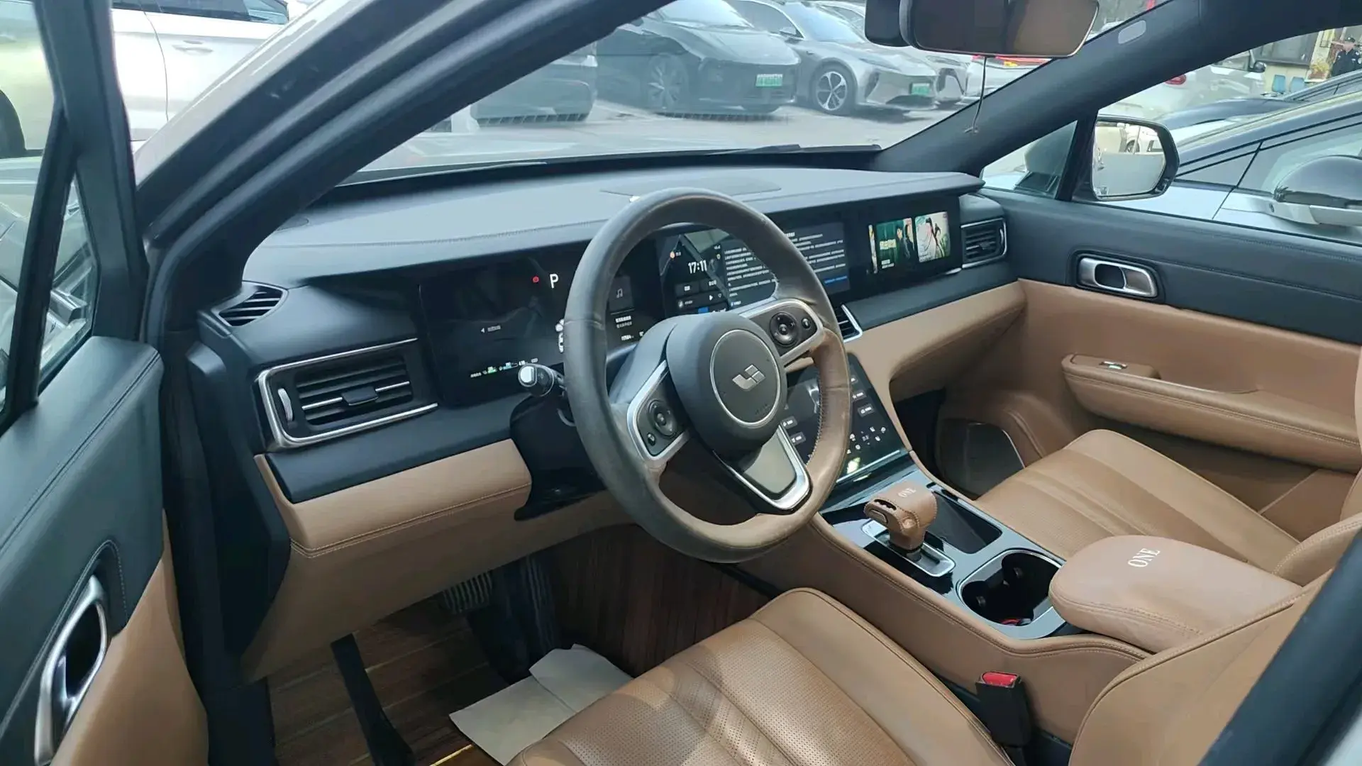 2020 LI ONE thumbnail 2