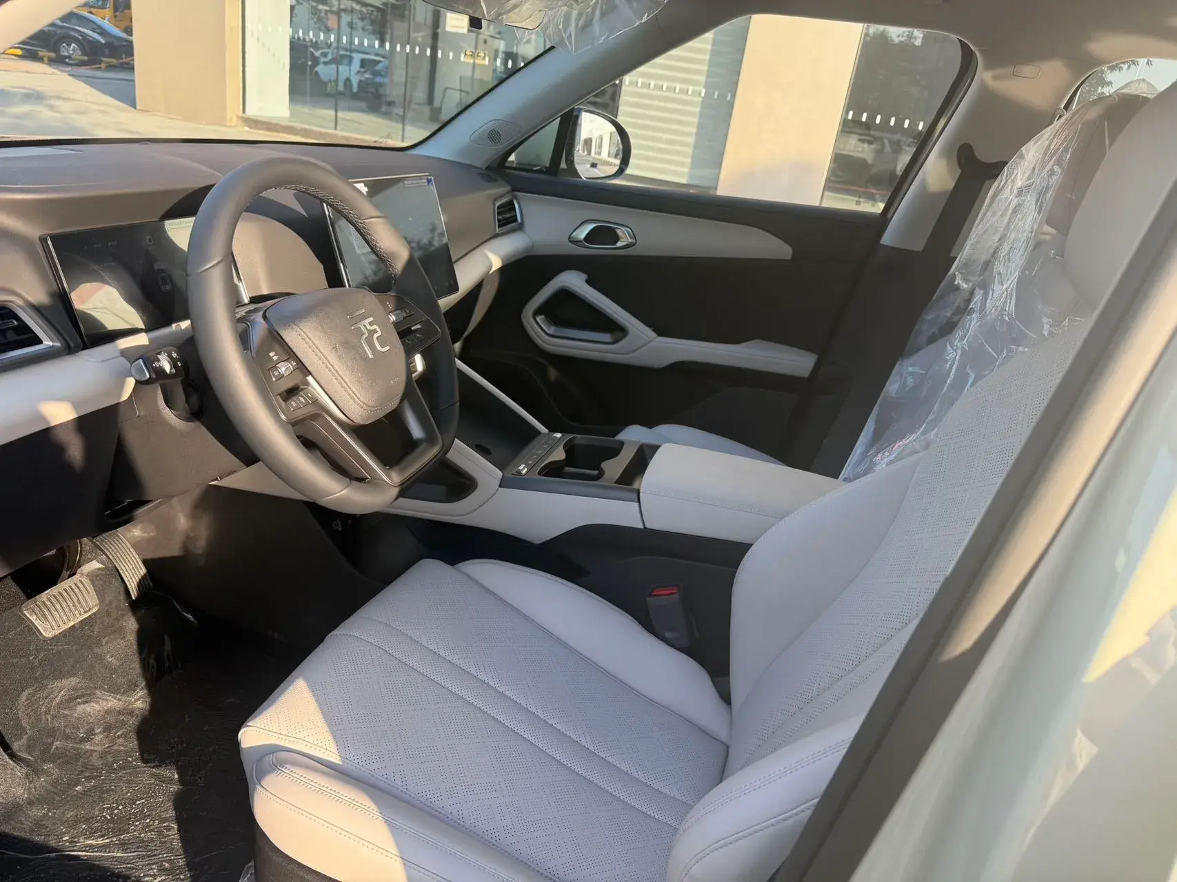 2025 BYD YUANUP thumbnail 4