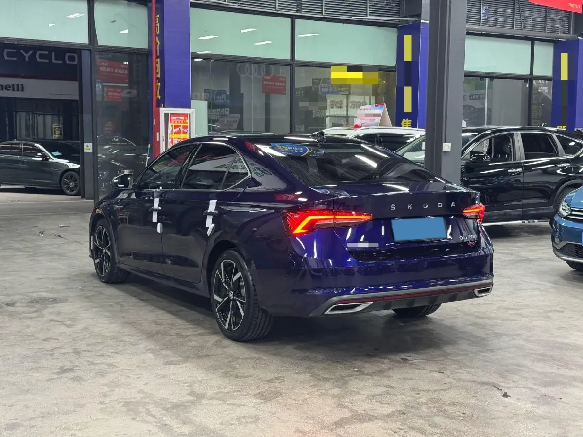 2021 Skoda Octavia 1.4T 150HP L4 7DCT,autocango,china used car exporter,china ev exporter,chinese used car exporter,chinese used ev exporter