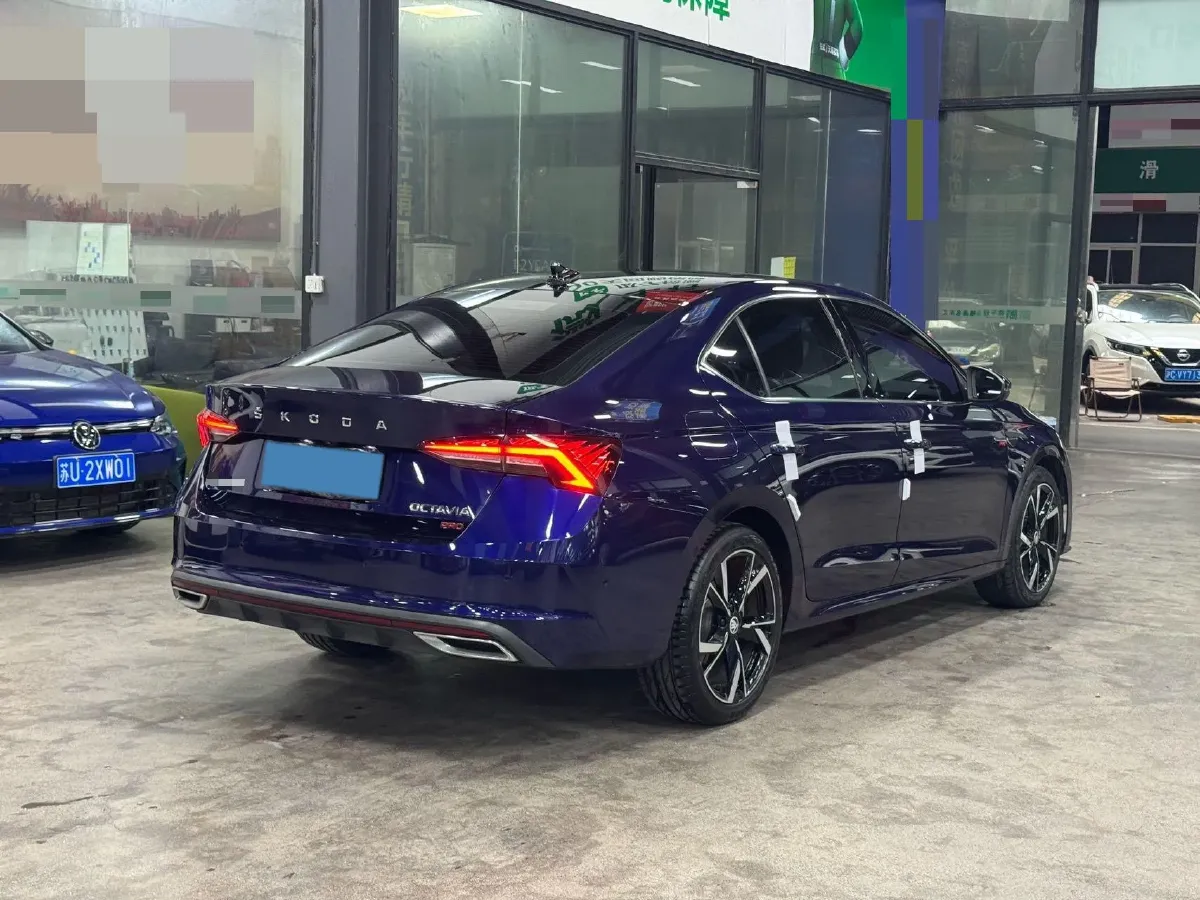 2021 Skoda Octavia 1.4T 150HP L4 7DCT,autocango,china used car exporter,china ev exporter,chinese used car exporter,chinese used ev exporter