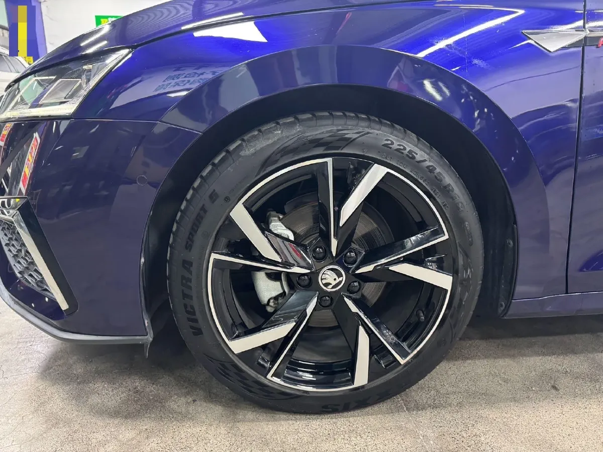 2021 Skoda Octavia 1.4T 150HP L4 7DCT,autocango,china used car exporter,china ev exporter,chinese used car exporter,chinese used ev exporter