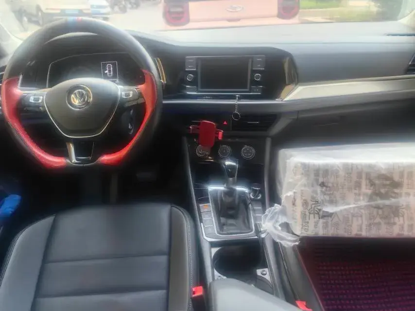 2019 VOLKSWAGEN SAGITAR thumbnail 4