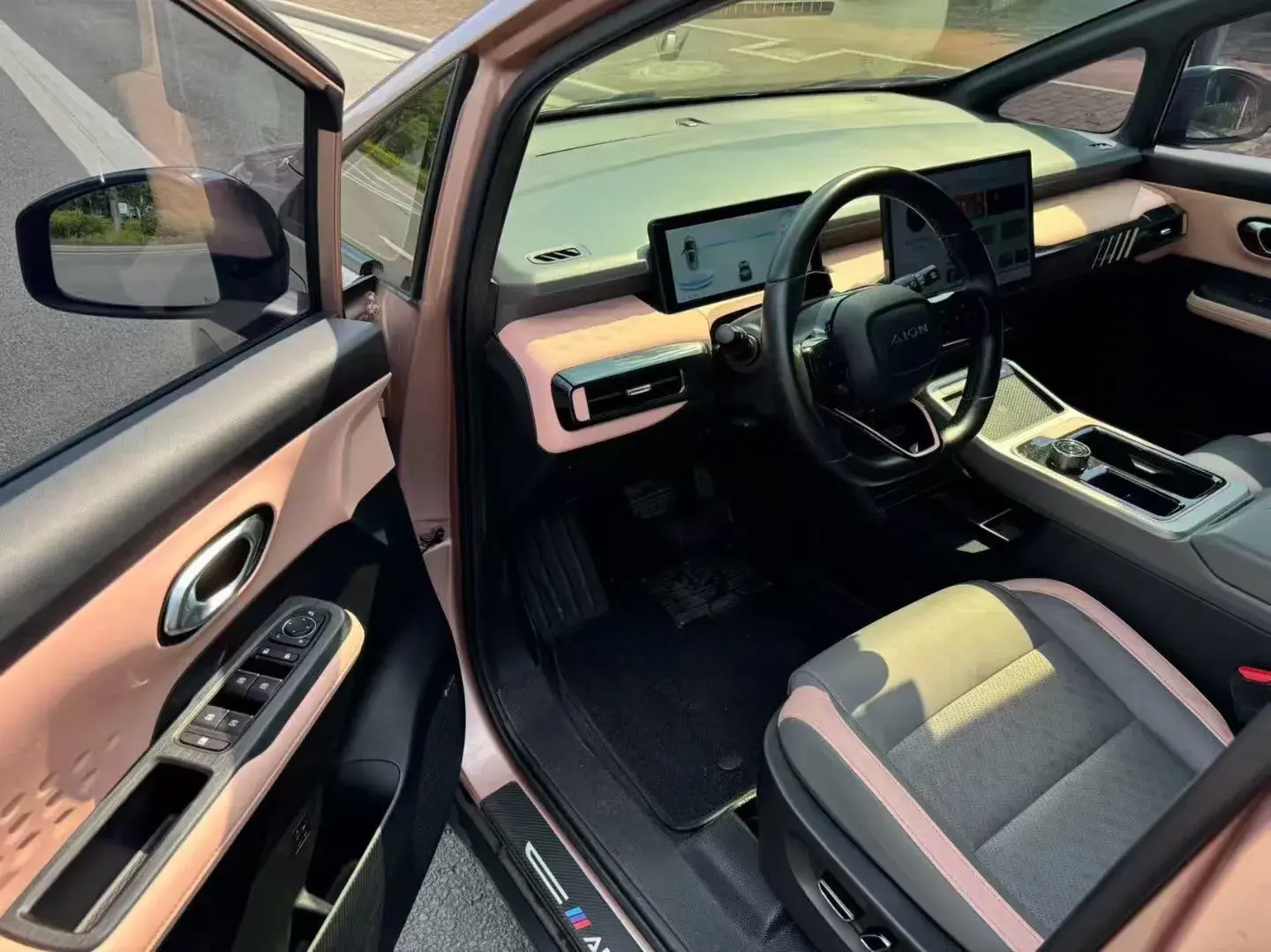 2022 AION Y thumbnail 4