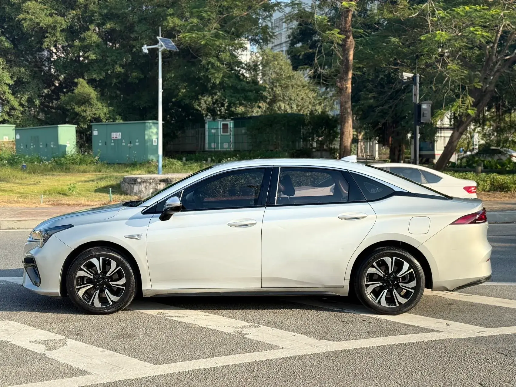 2020 AION S thumbnail 3