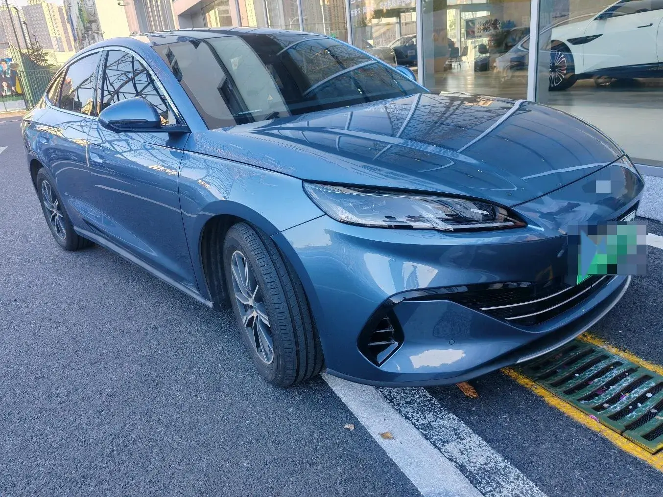 2024 BYD SEAL thumbnail 3