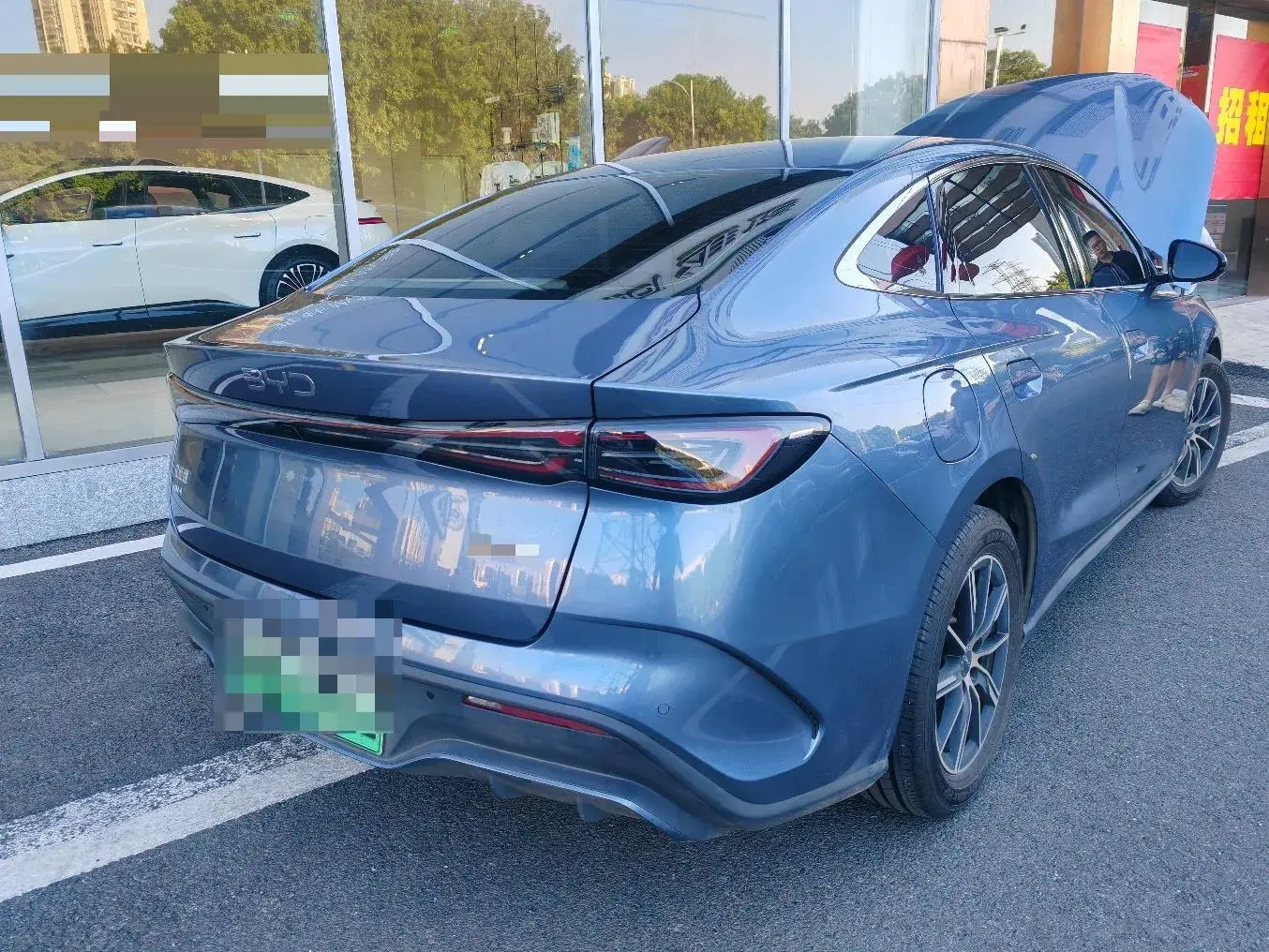 2024 BYD SEAL thumbnail 4