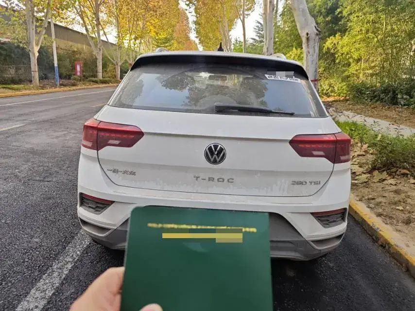 2021 VOLKSWAGEN T-ROC thumbnail 2