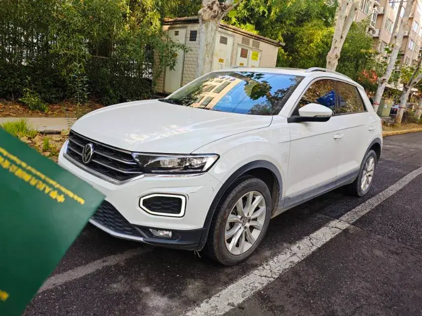 2021 VOLKSWAGEN T-ROC view 1