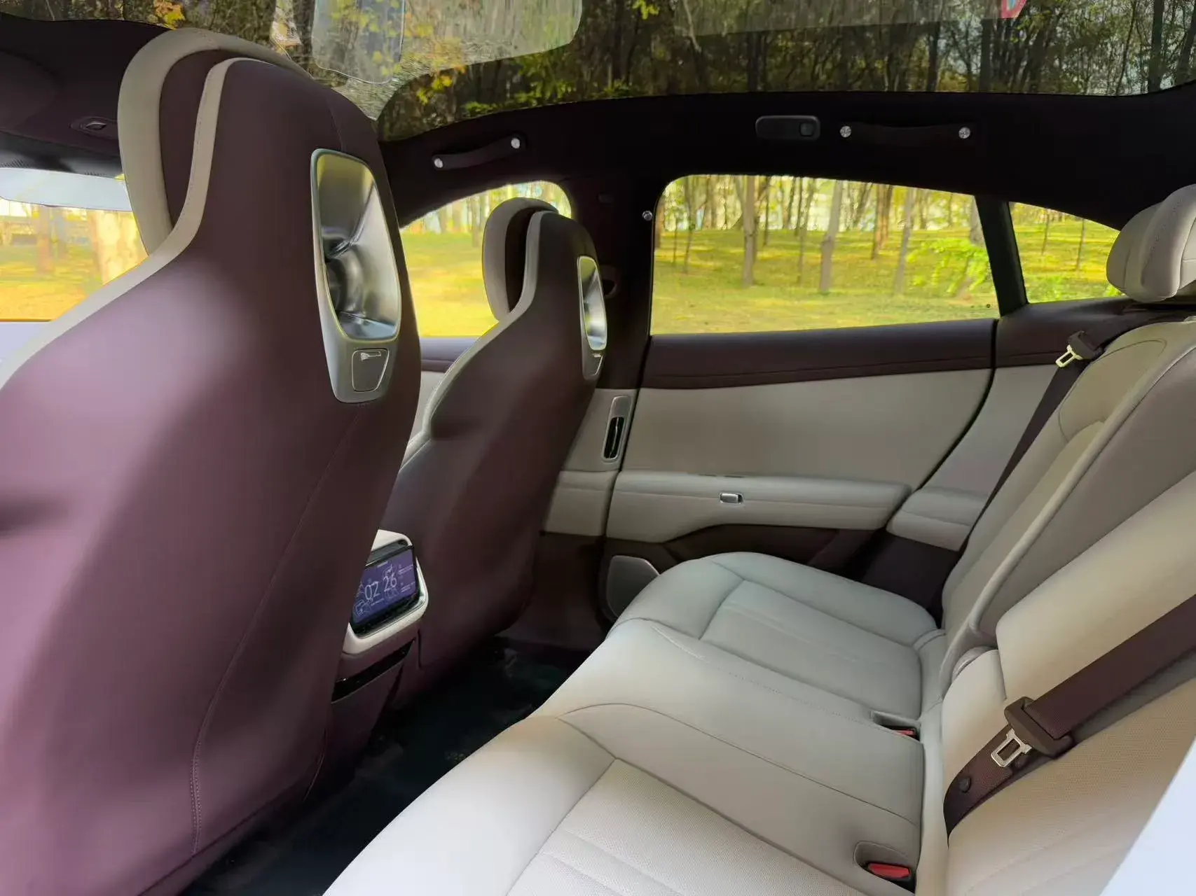 2025 MI YU7 thumbnail 3