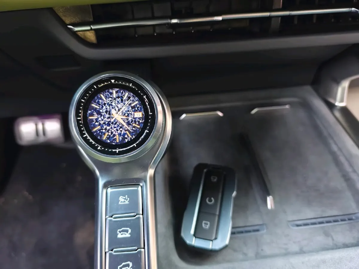 2025 M Hero WarriorM817 1.5T 197HP L4 2DHT PHEV,autocango,china used car exporter,china ev exporter,chinese used car exporter,chinese used ev exporter