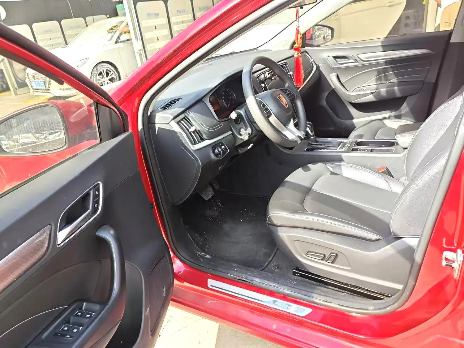 2019 ROEWE I6 thumbnail 4