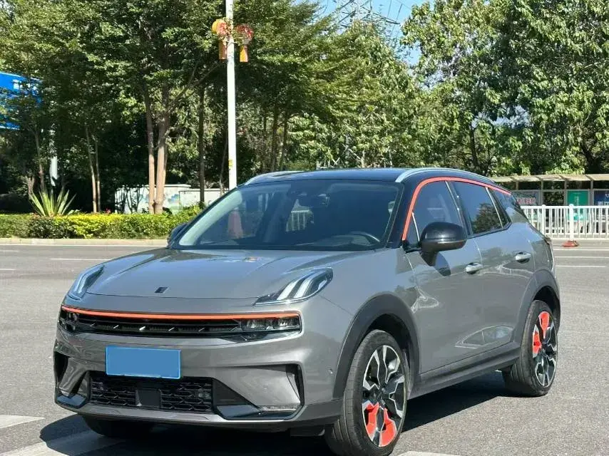 2020 LYNK&CO 06 view 1