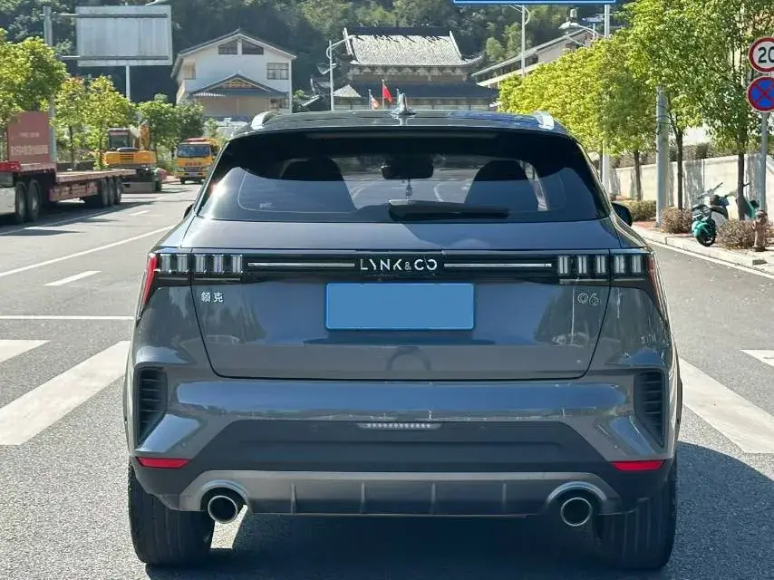 2020 LYNK&CO 06 thumbnail 3