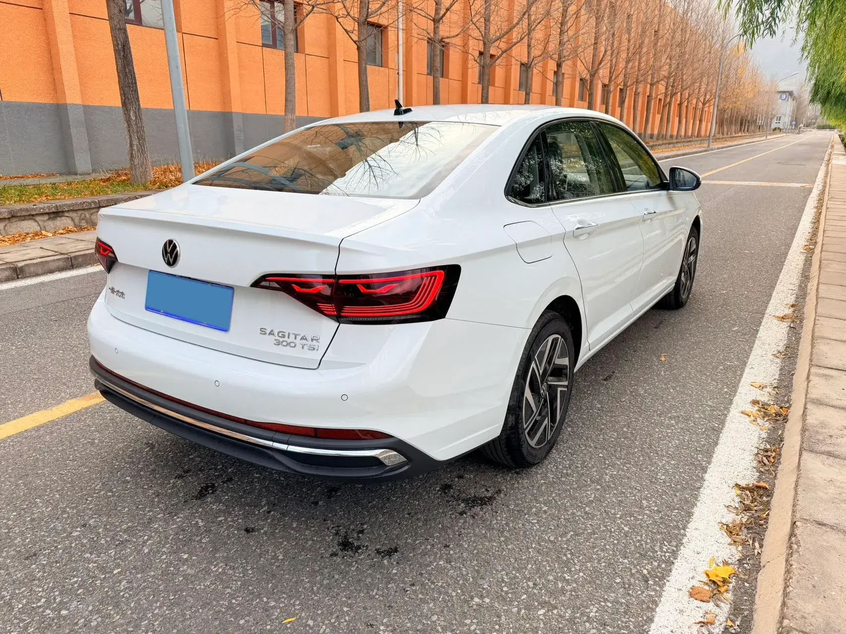 2025 VOLKSWAGEN SAGITAR thumbnail 3