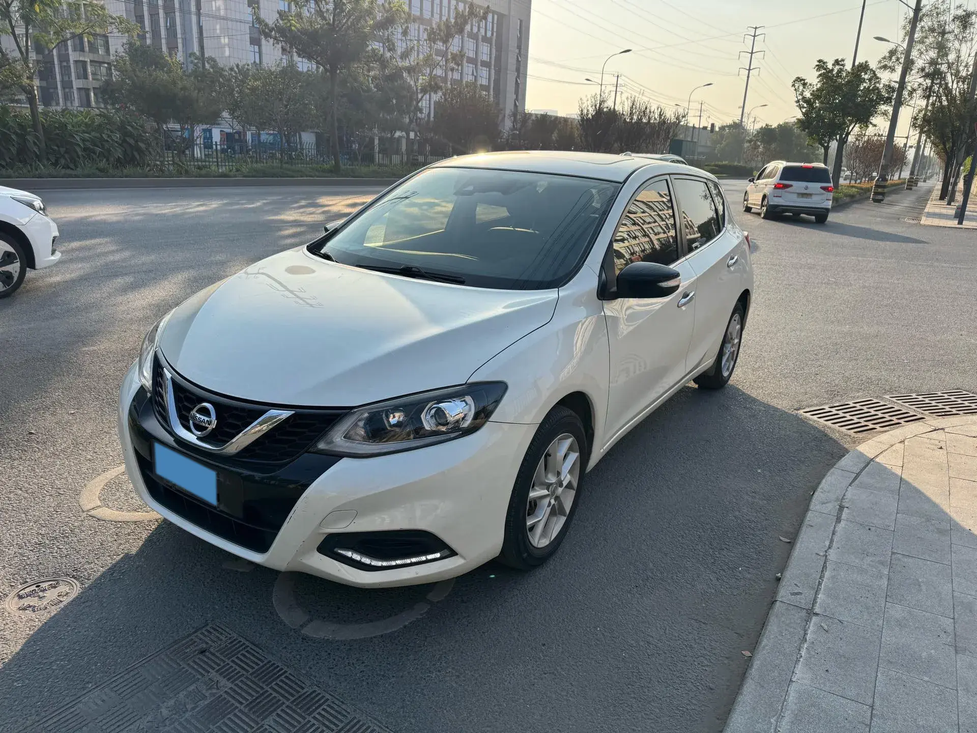 2021 NISSAN TIIDA view 1