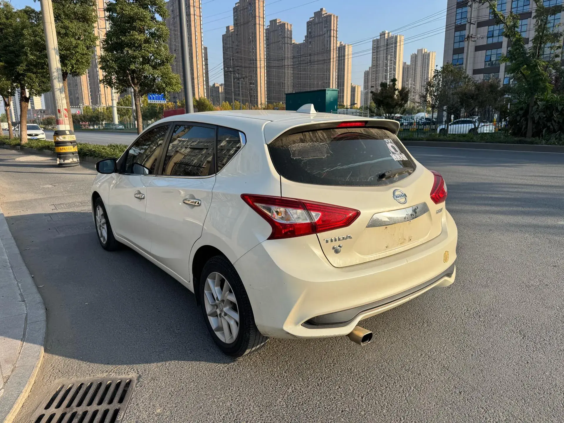 2021 NISSAN TIIDA thumbnail 3