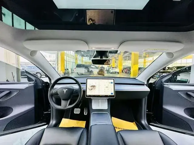 2023 TESLA MODEL thumbnail 4