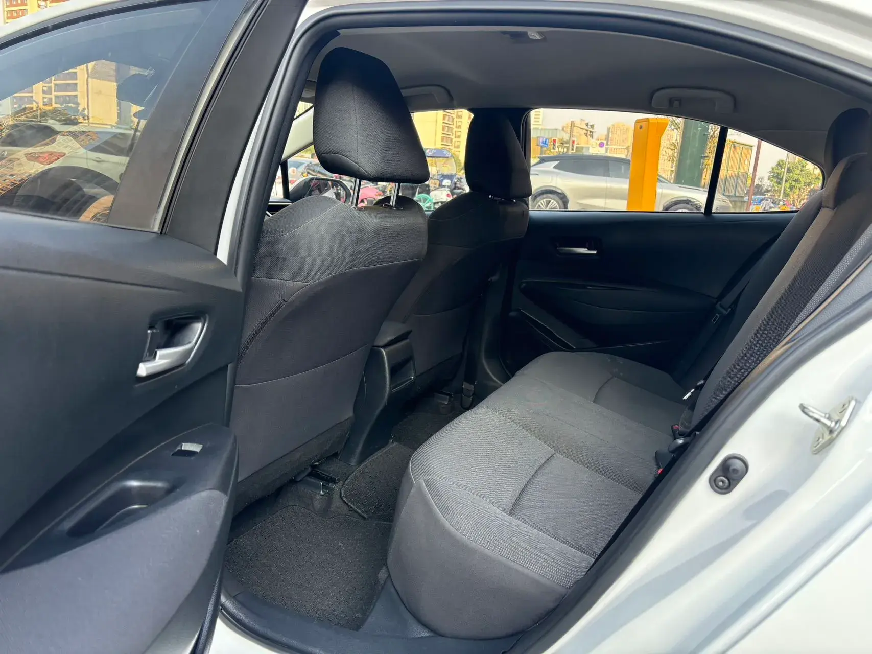 2021 TOYOTA COROLLA thumbnail 4