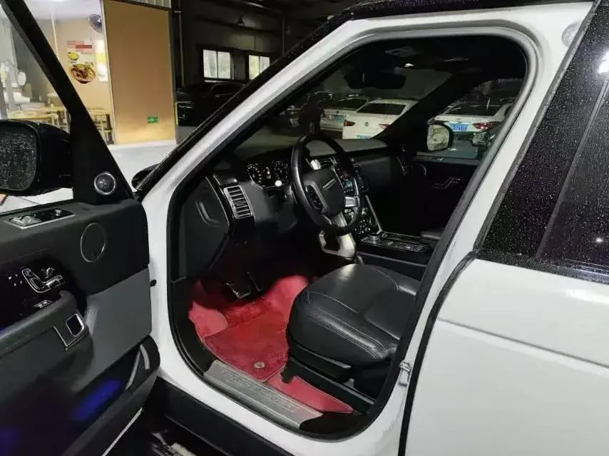 2022 LAND ROVER thumbnail 3