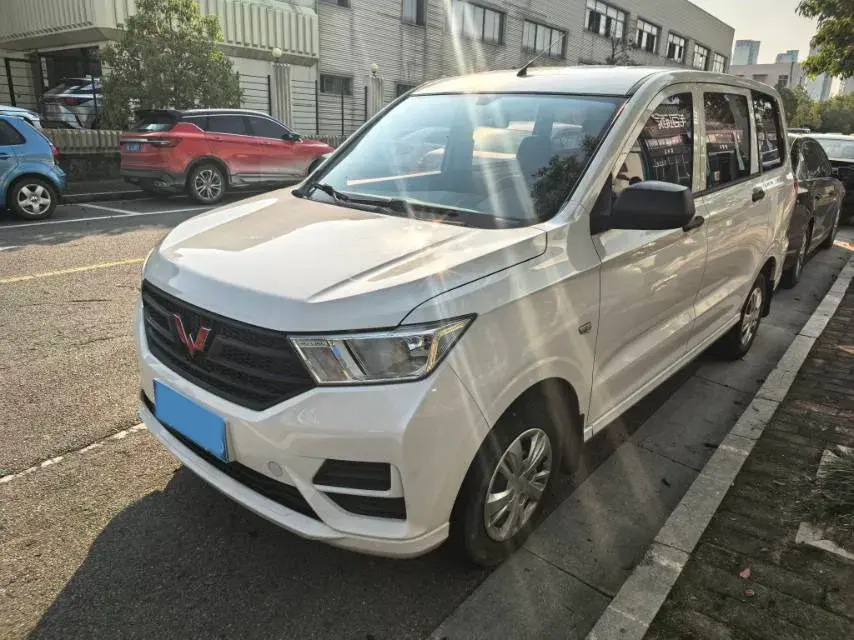 2019 WuLing HongGuang Plus 1.5T 147HP L4 6MT