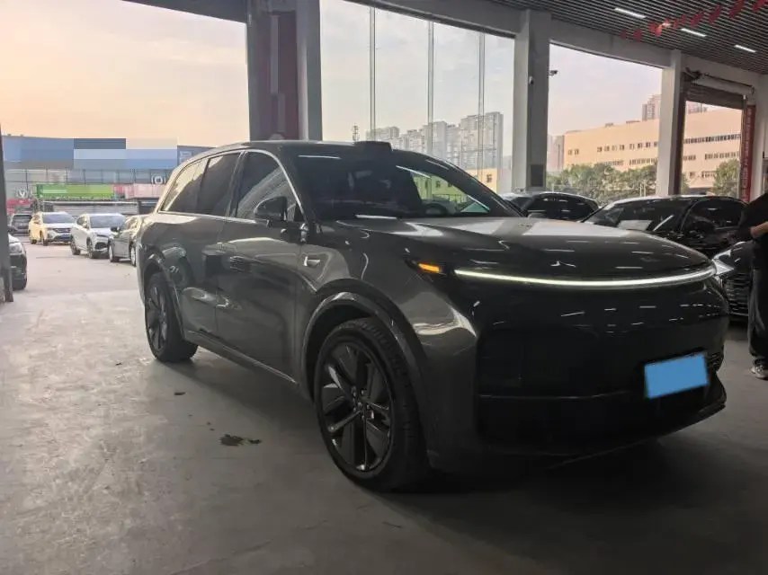 2023 LI L8 thumbnail 3