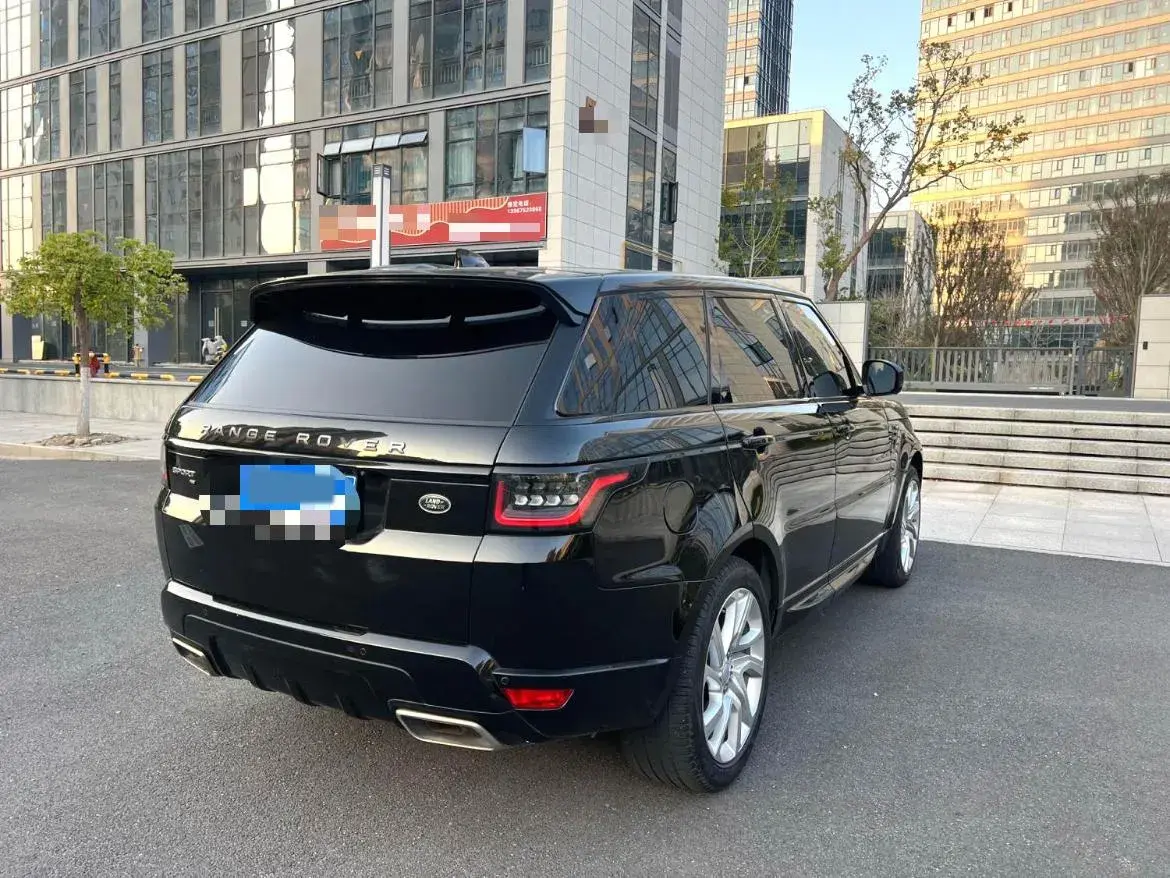 2020 LAND ROVER thumbnail 4